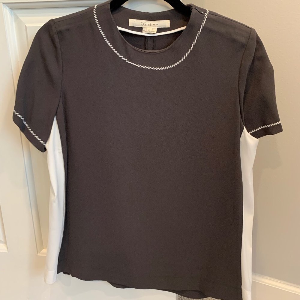 O'2nd Short Sleeve Blouse Grey w White Stitching
